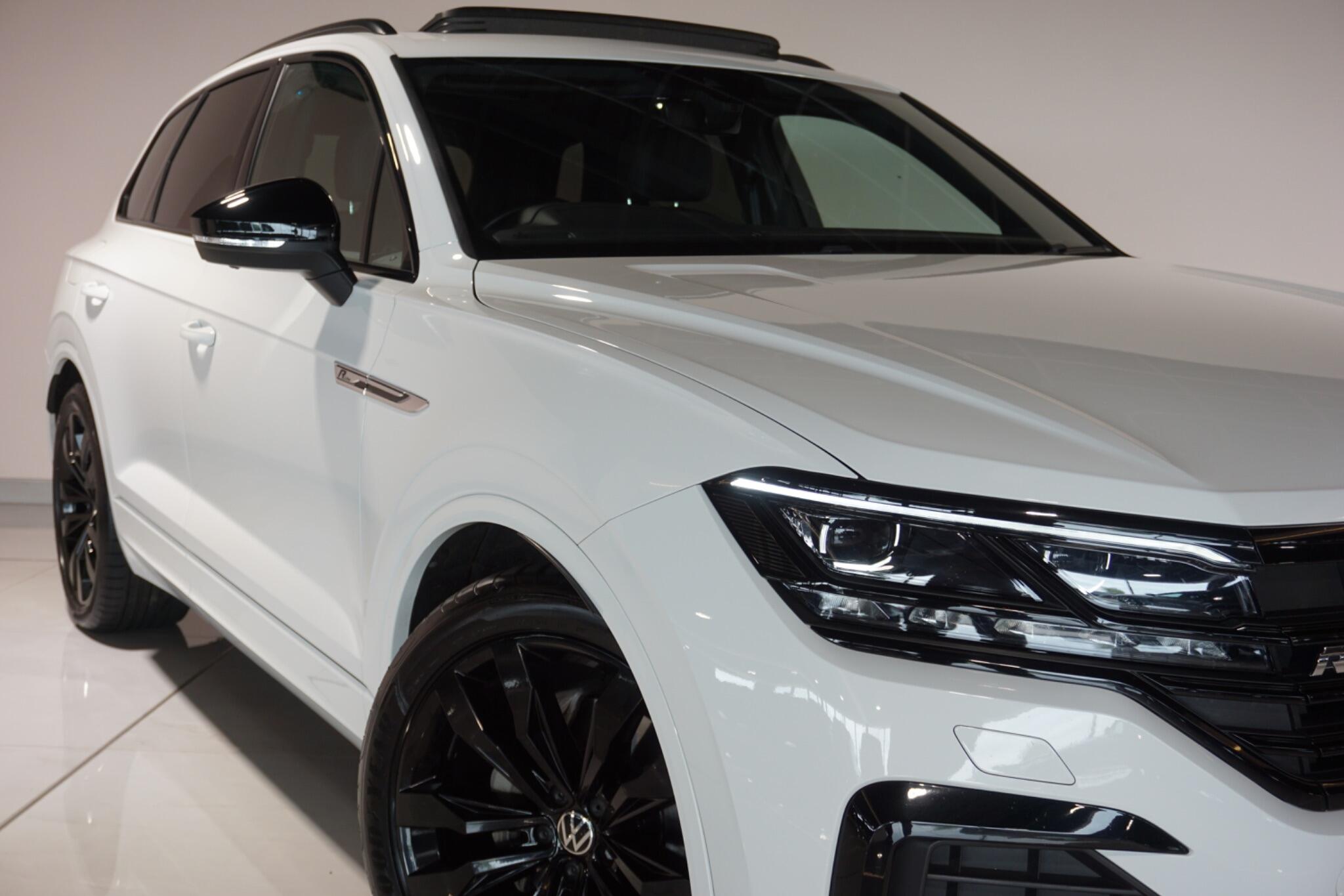 Volkswagen Touareg 3.0 TDI V6 Black Edition SUV 5dr Diesel Tiptronic 4Motion Euro 6 (s/s) (231 ps)